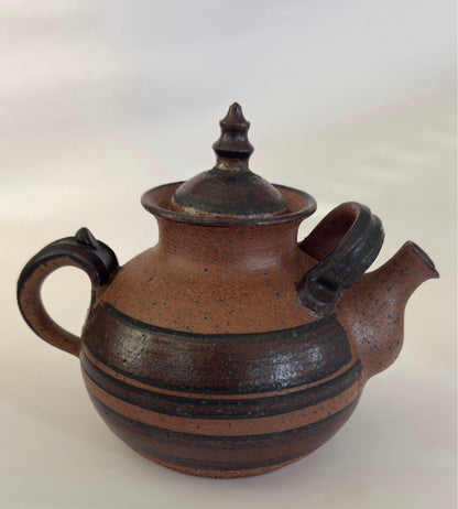 Stoneware teapot by Klavs Encke – Højby