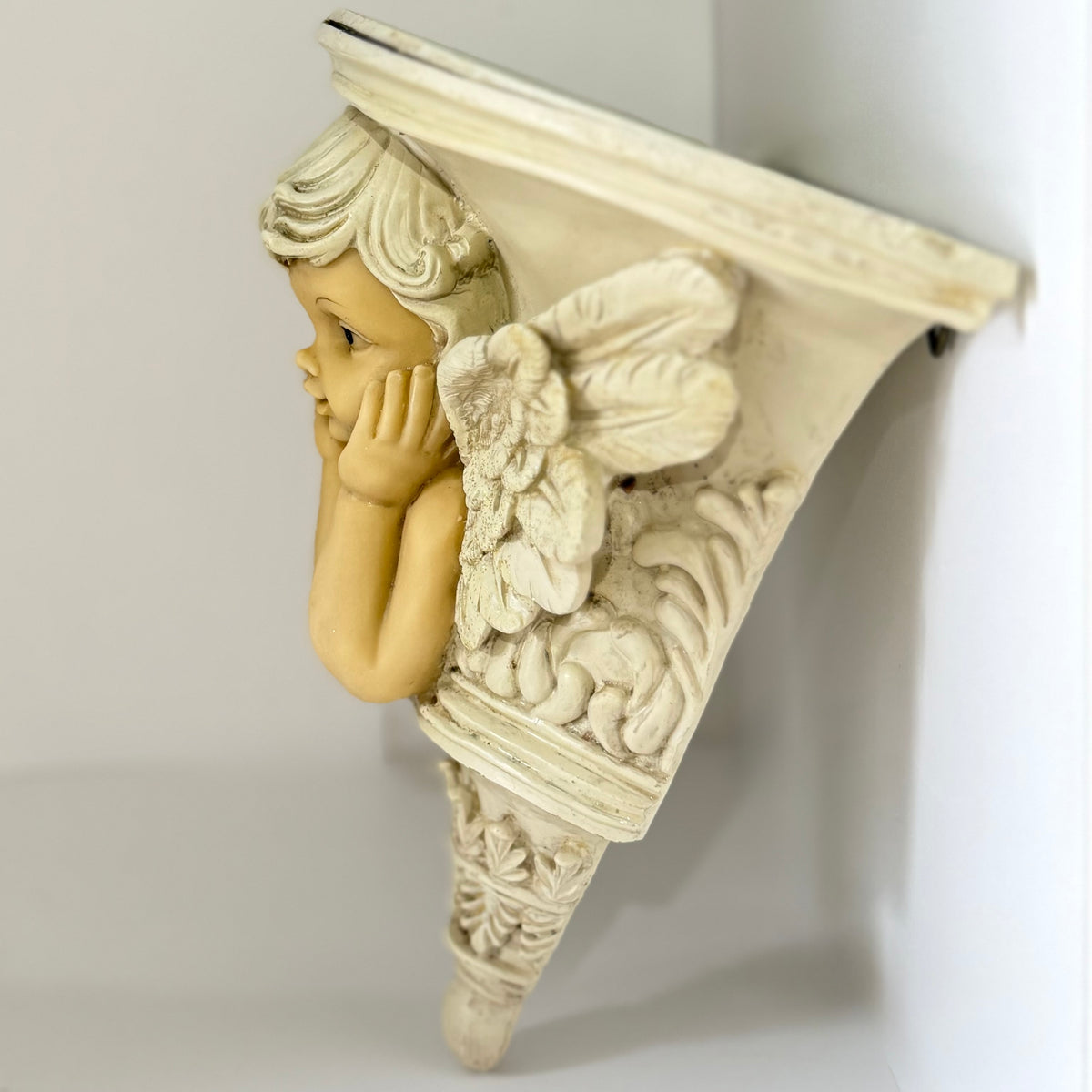 Vintage wall console with angel - cherub in polyresin 22 cm