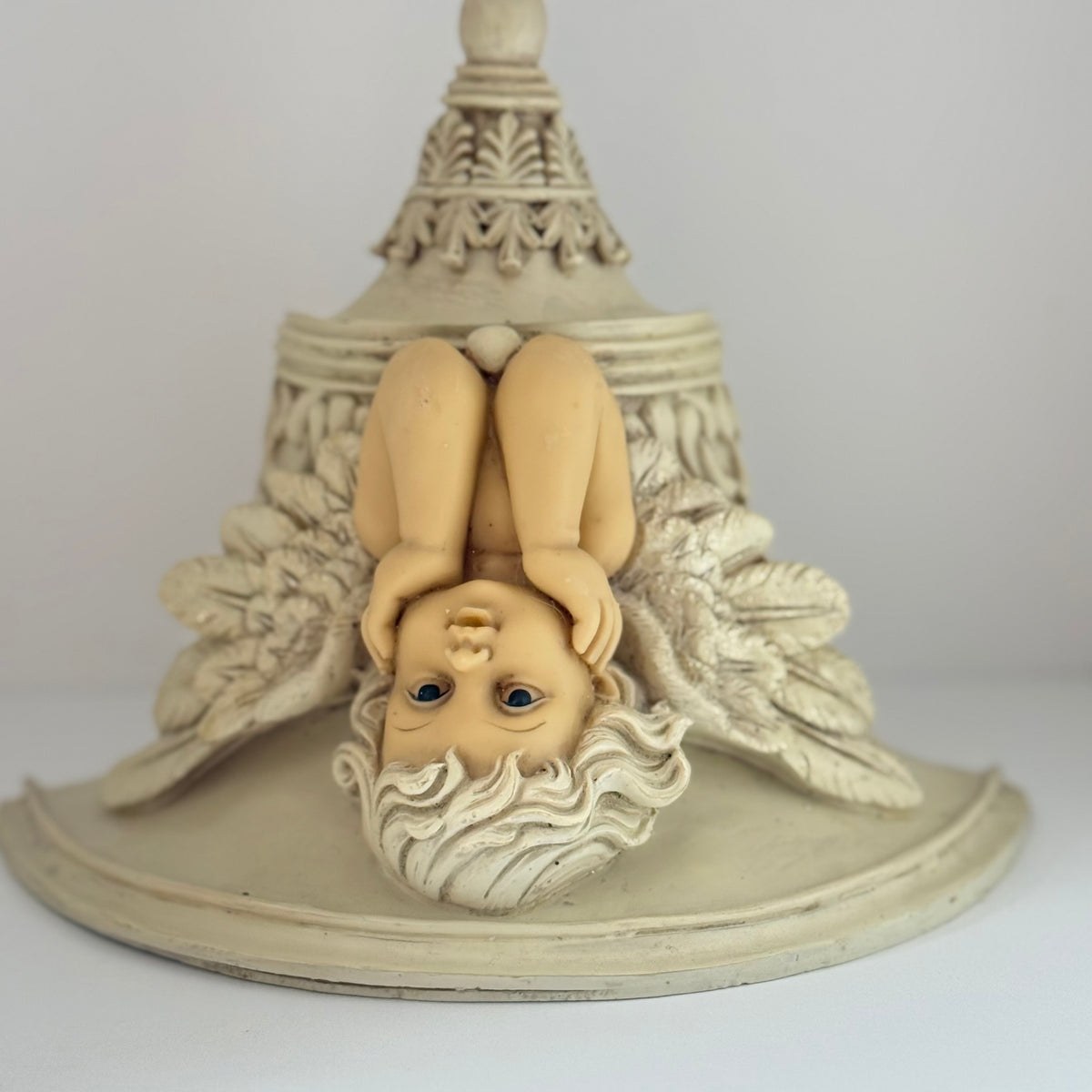 Vintage wall console with angel - cherub in polyresin 22 cm