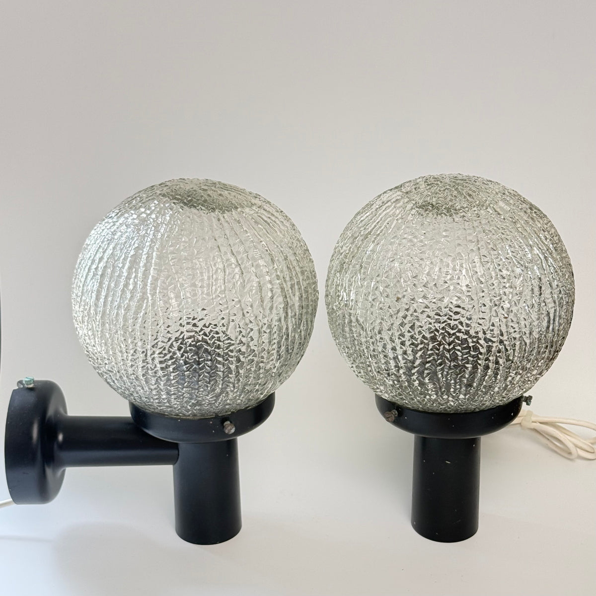 2 vintage outdoor wall lights – E.S. Horn Ice Ball