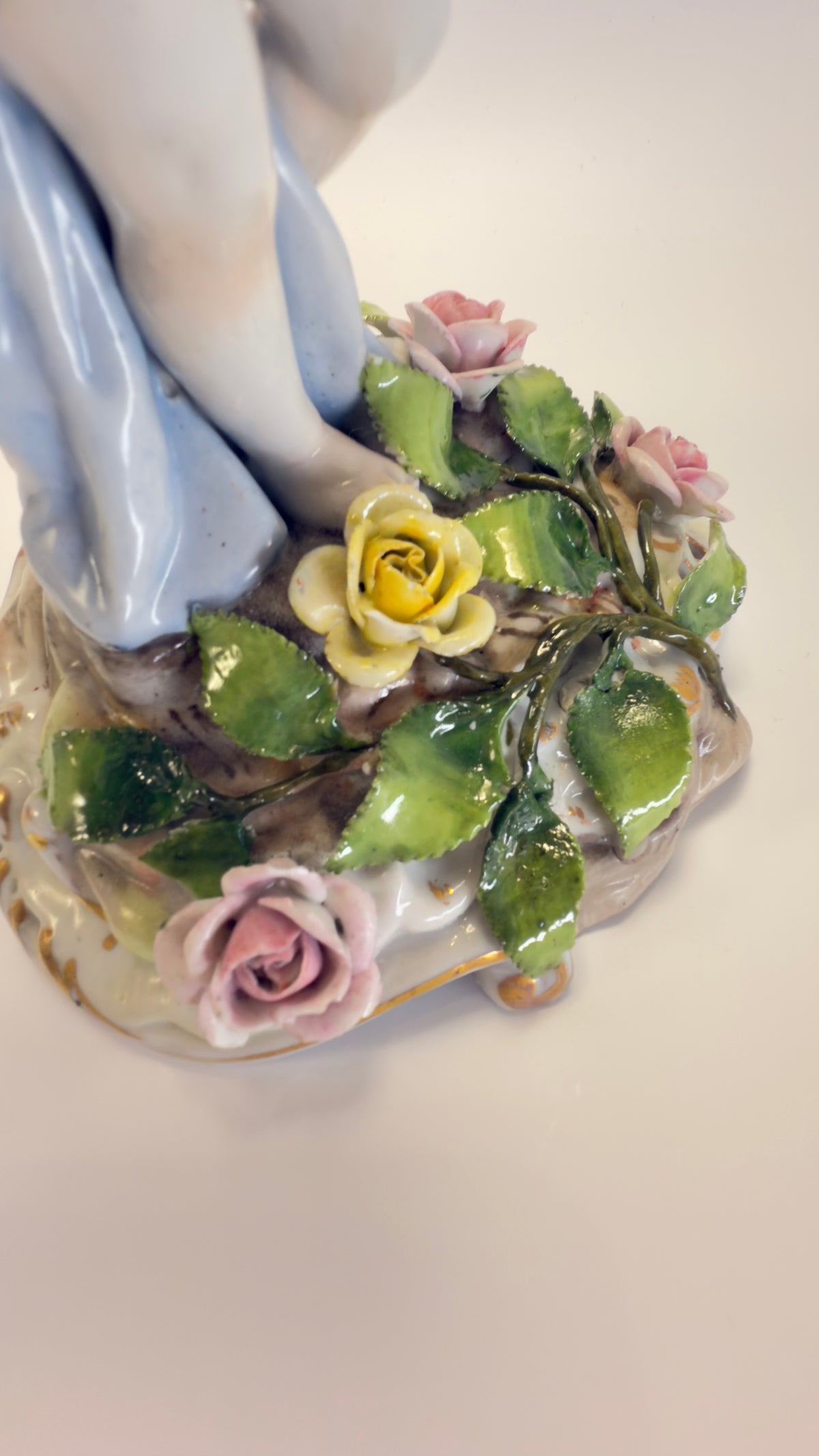 Von Schierholz antique porcelain figurine – circa 1885–1900, Germany