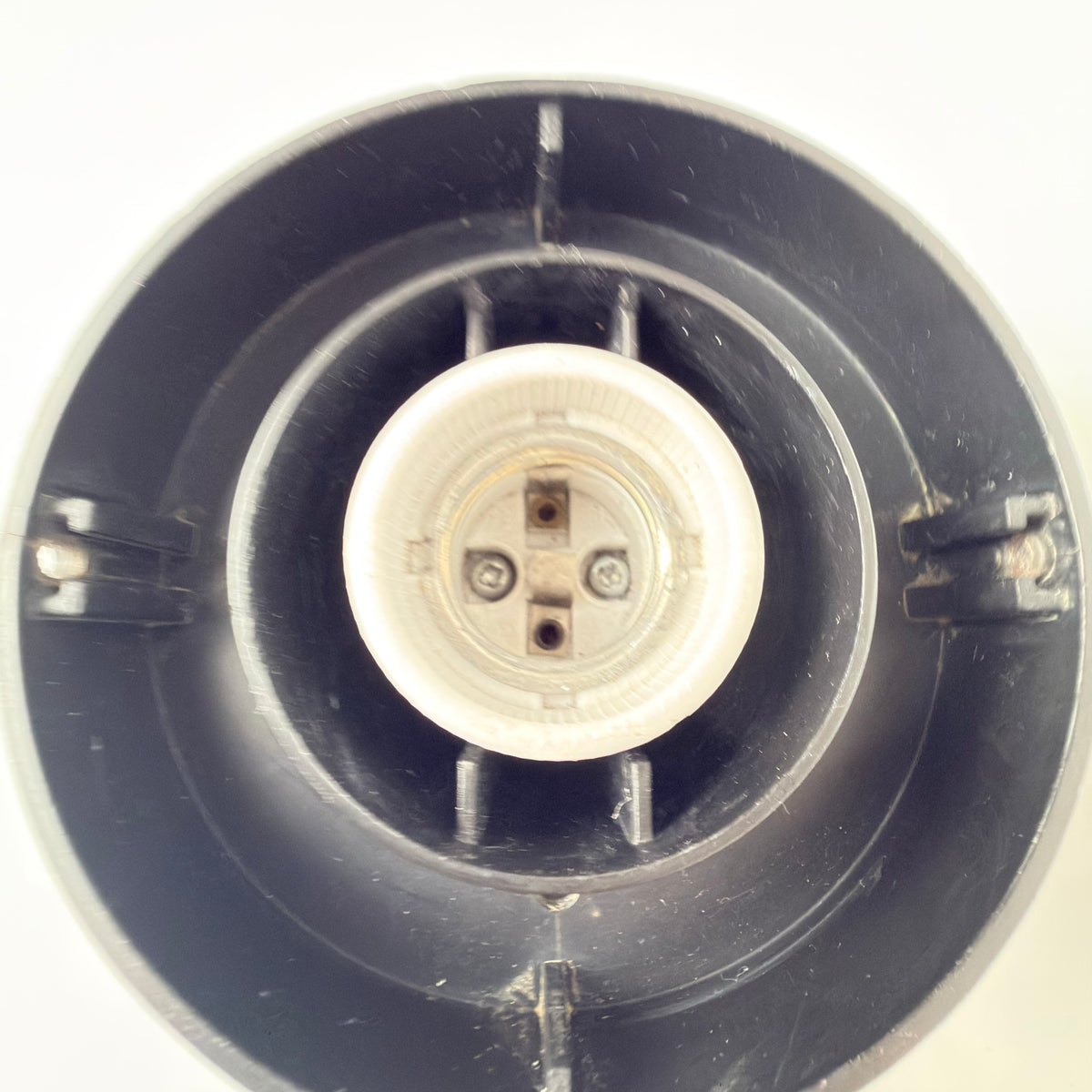 E.S. Horn, original udendørs væglampe med ravfarvet glaskuppel – dansk vintage 1970’er