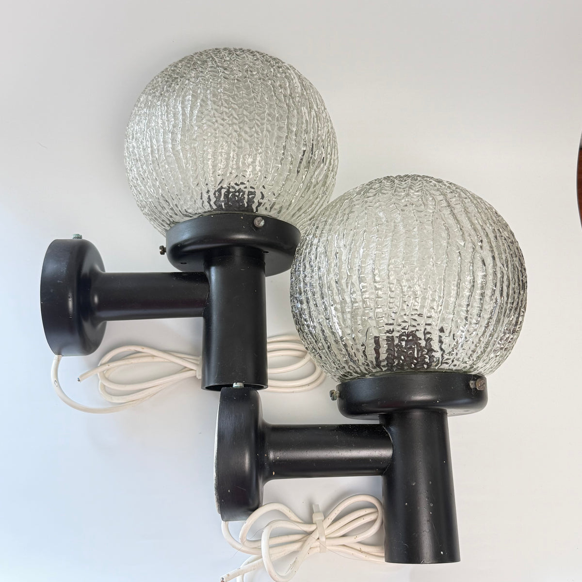 2 vintage outdoor wall lights – E.S. Horn Ice Ball