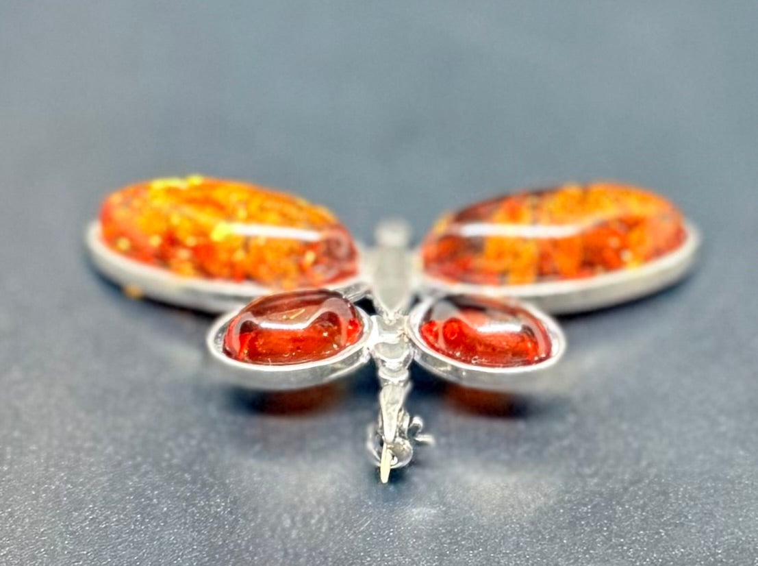Brooch in 925 silver with Baltic amber - butterfly, vintage