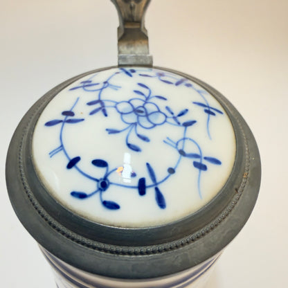Lithophane ølkrus i porcelæn med tinlåg, 1930-40'erne