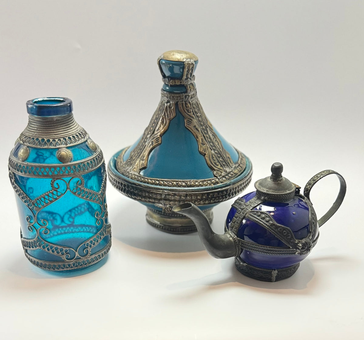 Unique Moroccan decoration set with glass bottle, miniature tajine and teapot
