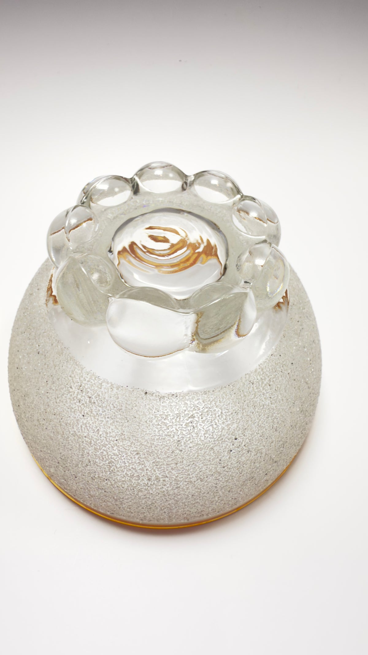 Coupe glass set with rough granulated glass surface and gold edge