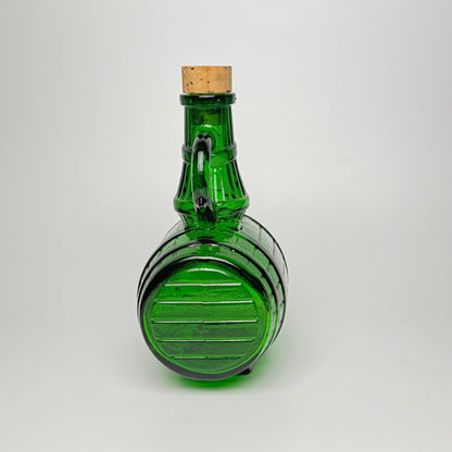 Belgisk vintage karaffel i grønt glas – tøndeform - Frøken Lilly