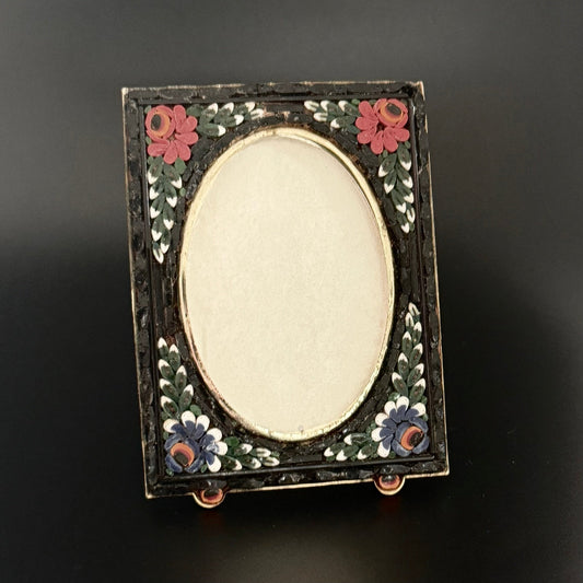 Italiensk mikromosaik fotoramme i forgyldt messing med blomster, 1920 - 1950 - Frøken Lilly