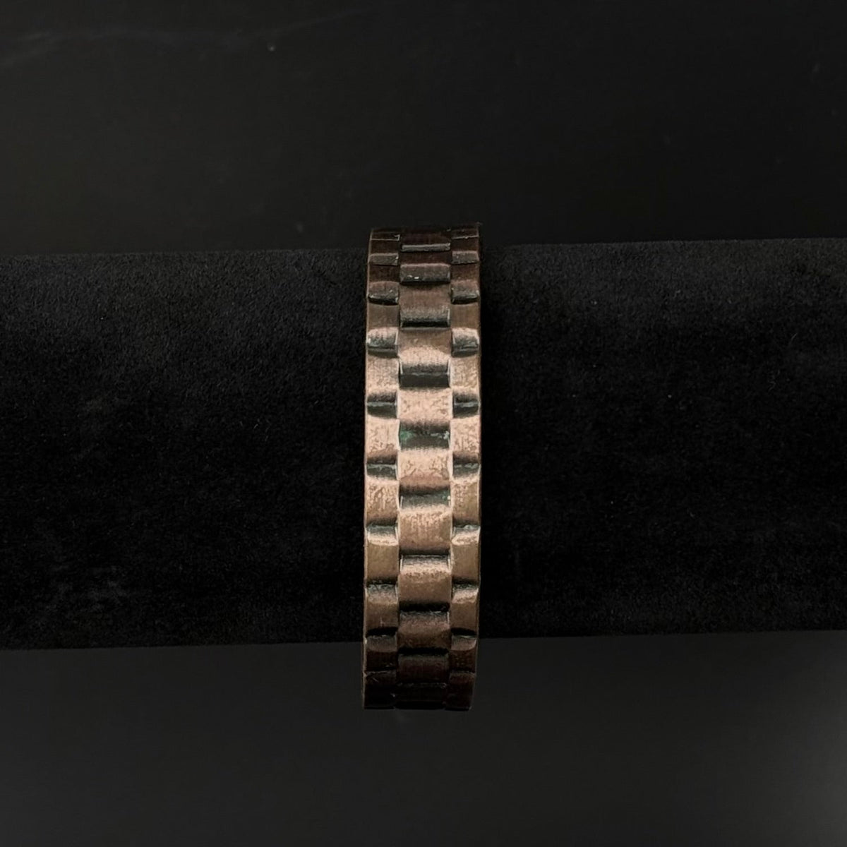 Kobber armbånd med magneter og præget mønster - Frøken Lilly
