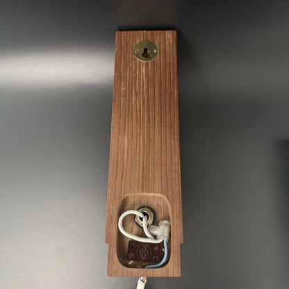 Vintage dansk teak væglampe med opalglasskærm - Frøken Lilly