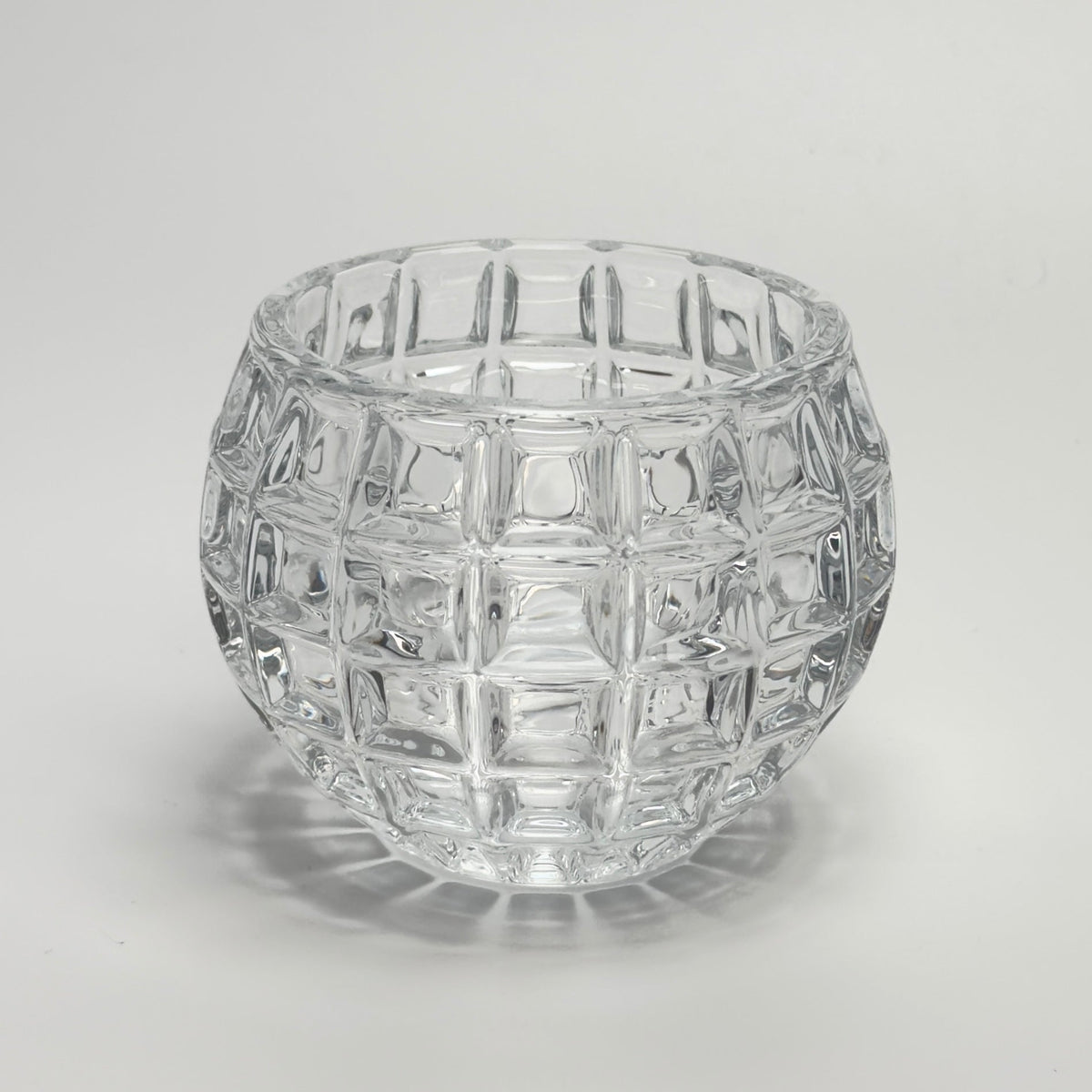 Vintage fyrfadstage i kraftigt klart glas med kubisk mønster - Frøken Lilly